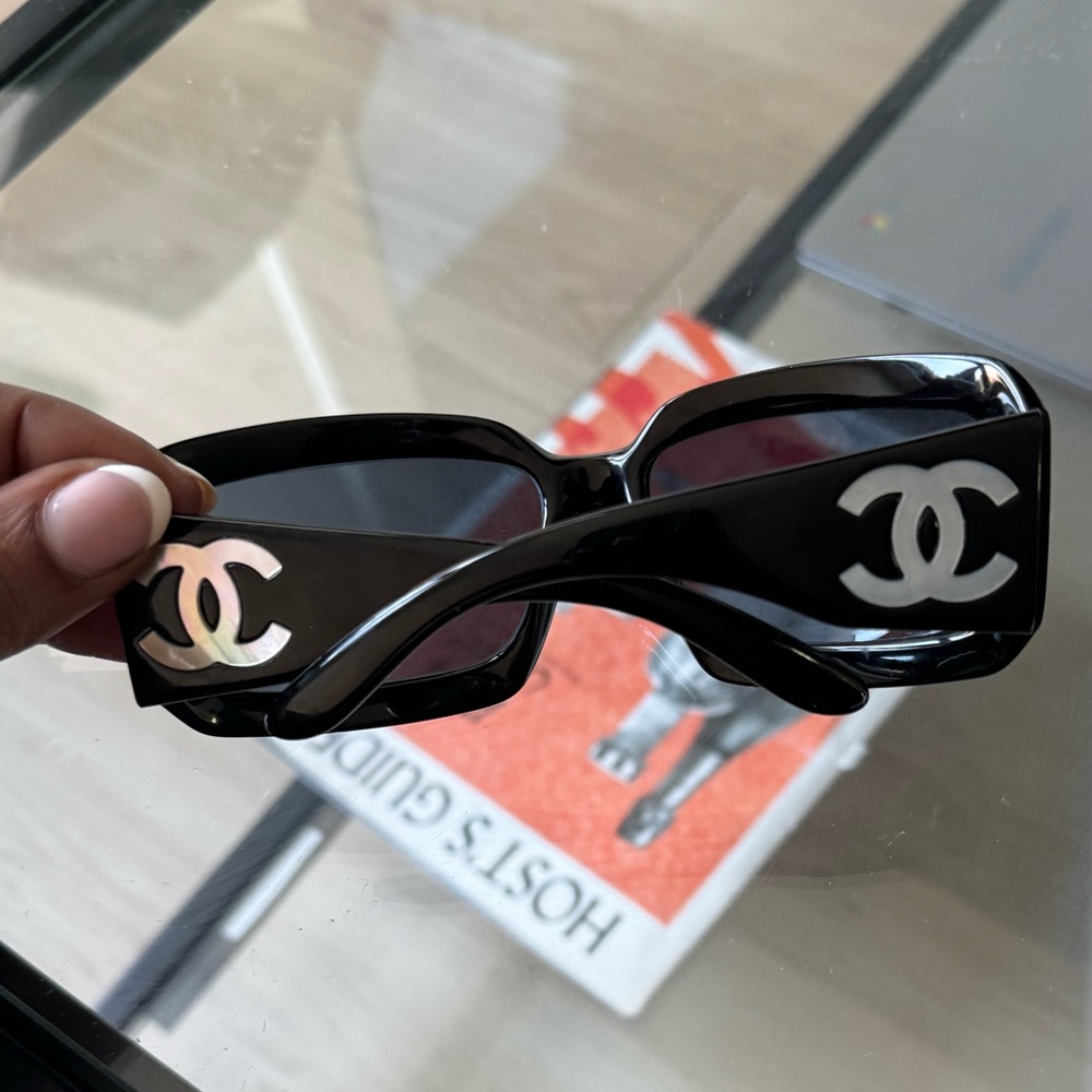 Authentic Chanel Sunglasses Pearlized CC